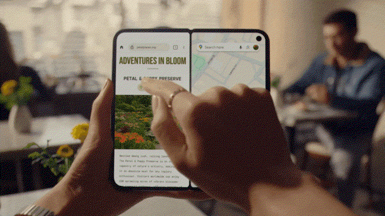 TechDogs-"A GIF Showing The Split-Screen Use Of The Open Fold Phone"